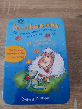 boite à musique et à histoires.
