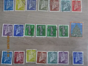 21 timbres oblitérés Irlande