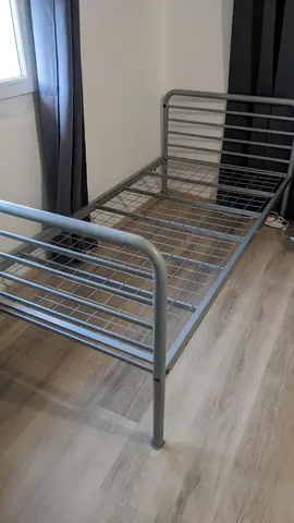 lit 1 place en métal