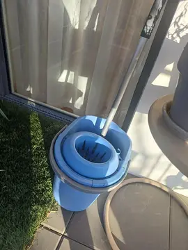 sceau et balai espagnol