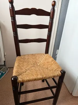 chaise et placard à donner