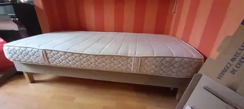 Sommier et matelas 90 cm x 190 cm