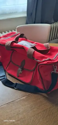 sac de voyage rouge