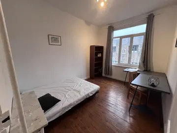 Vide appartement sur Lille blvd Montebello, tout est à prendre