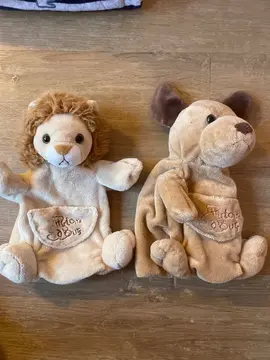 Lot de deux marionnettes peluches