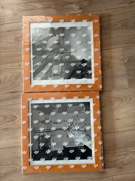 Deux cadres bois 30x30