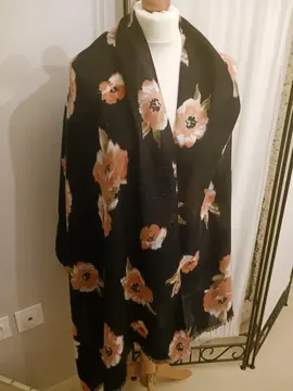 Écharpe fleurs roses