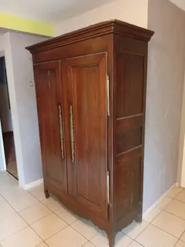 armoire en bois