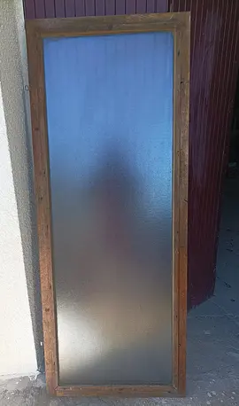 Vitre translucide sur cadre