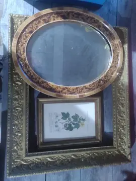 Donne 2 cadres et un miroir