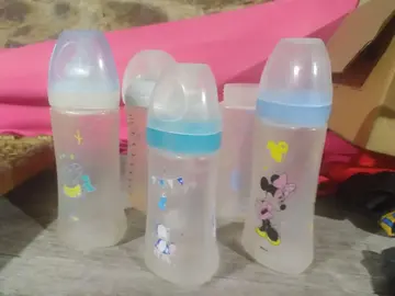 4 biberons plastique 330ml