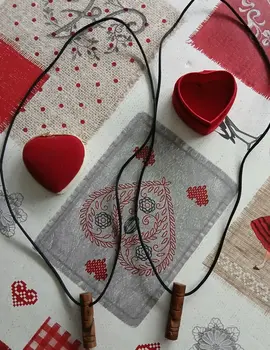 Collier Totem Tiki en bois sculpté