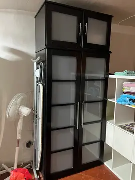 Armoire et sur armoire à donner