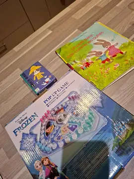 lot de jeux et livre