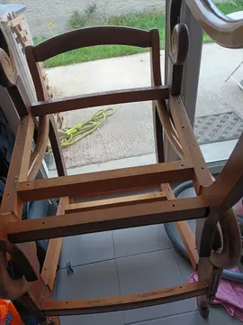 2 chaises merisier sans habillages.