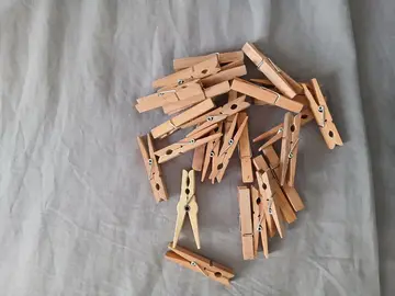 épingles en bois