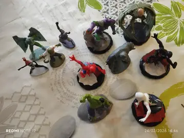 figurine plastique marvel