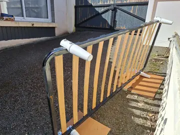 sommier a lattes d une personne plus matelas d une personne