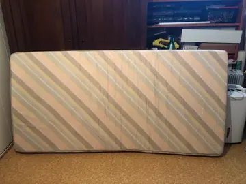 matelas mousse 90 x 190 , épaisseur 10 cm env