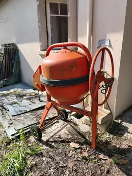 Bétonnière électrique à remettre en état