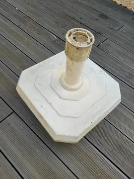 Pied cimenté de parasol sur roulettes