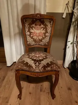 chaise tapissée