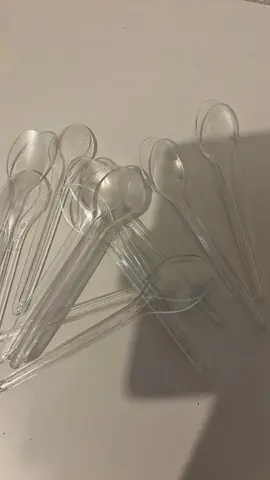 cuillere en plastique 14