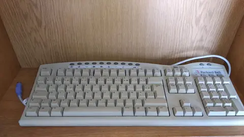 Clavier externe ordinateur - vieux branchement