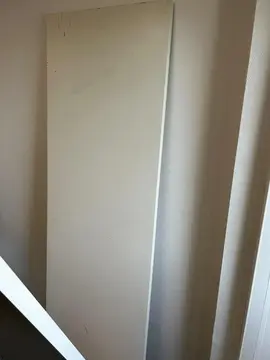 Bureau- 1 planche et 2 petits meubles pour le tenir