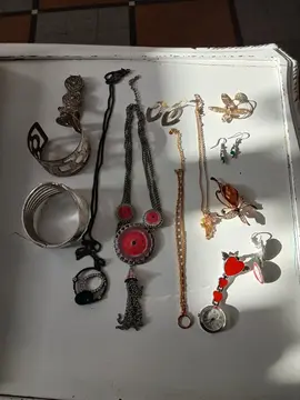 Lot de bijoux divers