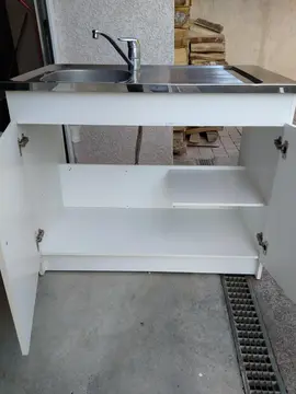 Meuble évier inox et mitigeur