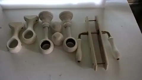poignée de porte et support de tringle
