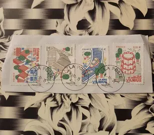 4 timbres oblitérés VILNIUS