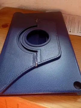 un support pour poser la tablette une petite tablette