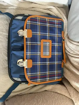 Cartable enfant assez grand (neuf)