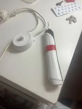 brosse à dents, électrique oral B sans la Brossette