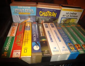 Lot de VHS enfants / ados éducatif + qq documentaires