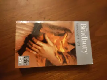 livre... FAHRENHEIT 451