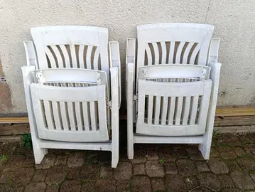 chaises longues