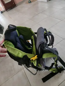 Porte bébé de randonnée Deuter