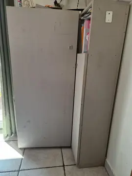 meuble d'angle avec étagères