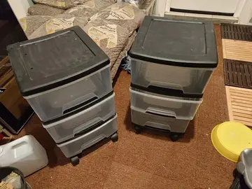 dessertes 3 tiroirs sur roulettes en plastique