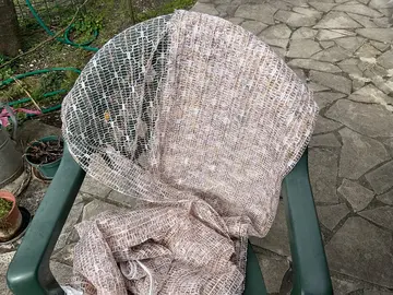 Très grand rideau en maille écru pour baie vitrée