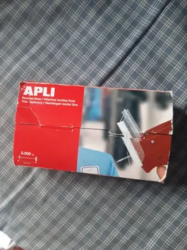 Attaches textiles/ pour étiquettes