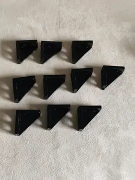 équerres métalliques