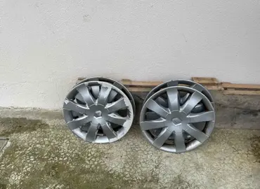 4 enjoliveurs Renault 15’