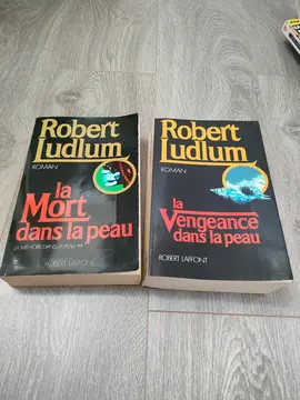 2 romans grand format de Robert ludlum