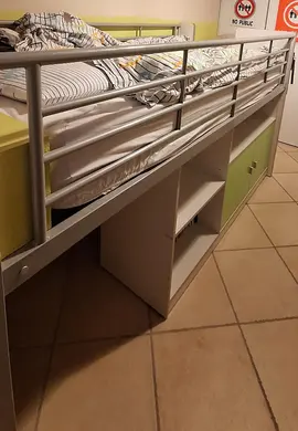 lit enfant mi-hauteur