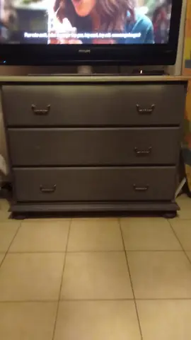 commode en pin massif à rénover