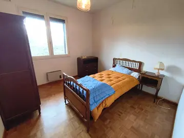 lit sommier matelas armoire chevet